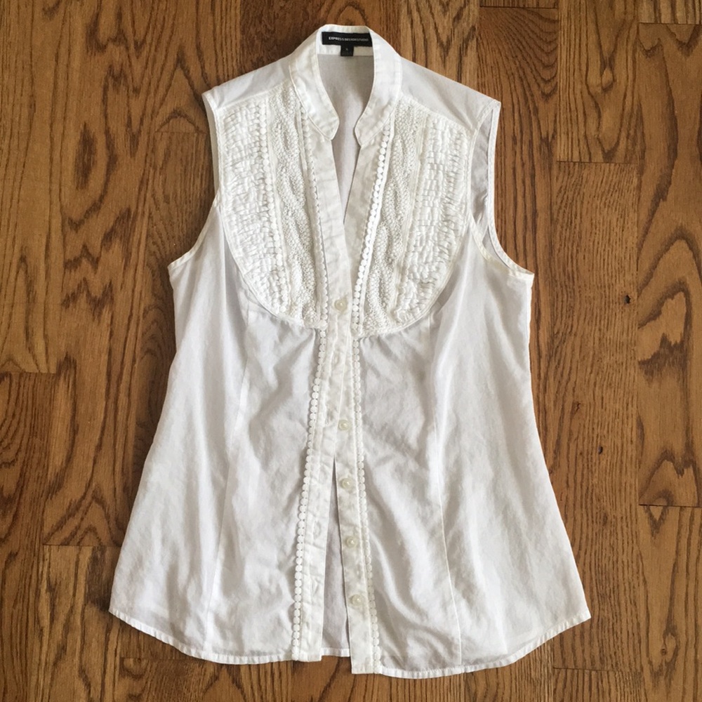 Sleeveless blouse